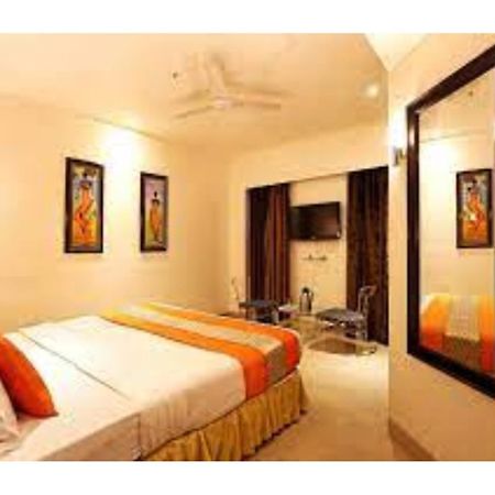 Hotel D Grand, บาแรลลี ภายนอก รูปภาพ