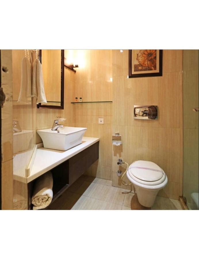 Hotel D Grand, บาแรลลี ภายนอก รูปภาพ